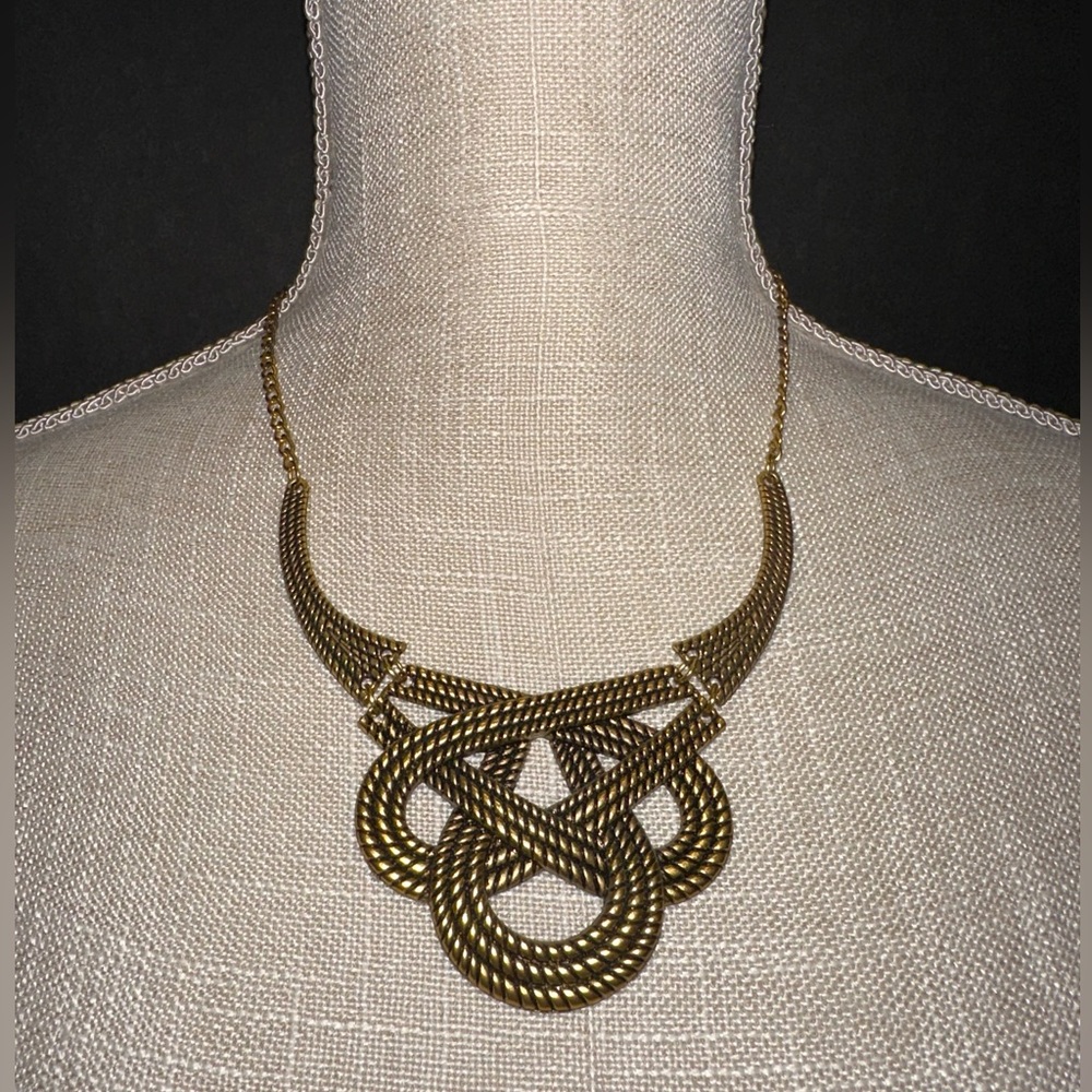 Threaded Style Statement Necklace
